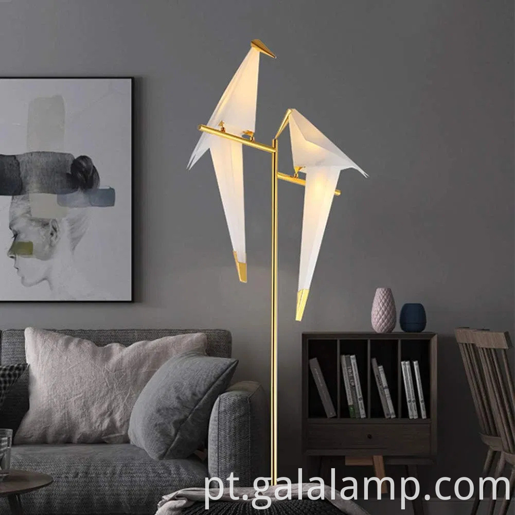 Lâmpada de pássaro decorativa nórdica moderna com design de guindaste dourado de luxo